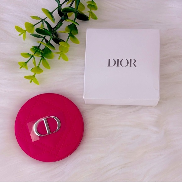 Dior Hot Pink Quilted Compact Mirror - Picture 1 of 7